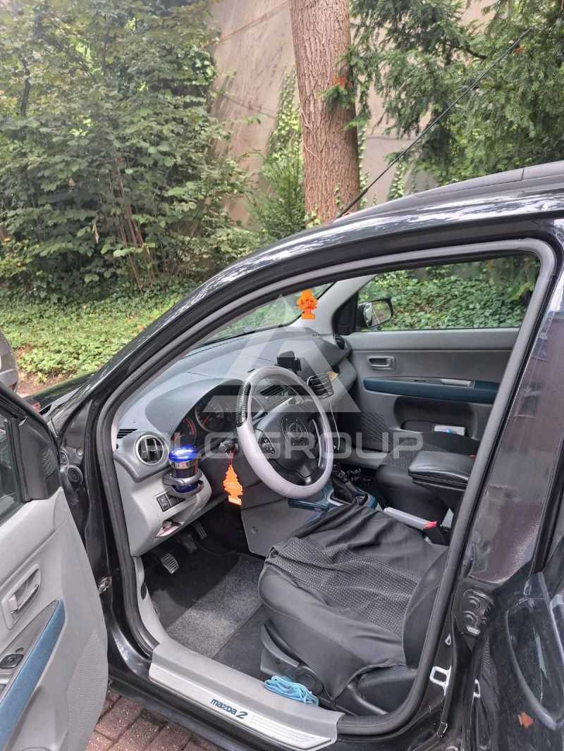 2004 Mazda 2