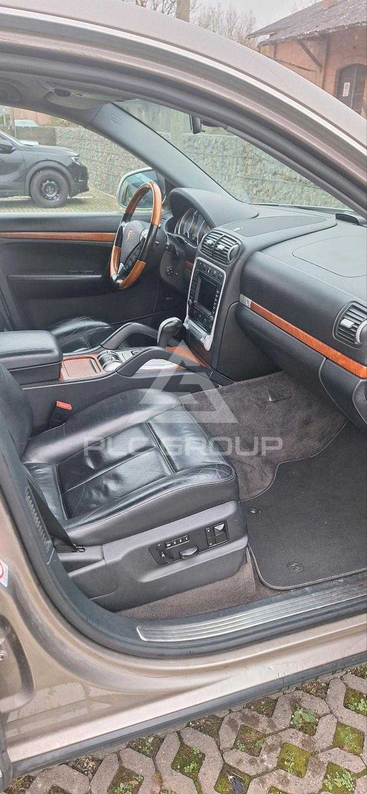 2004 Porsche Cayenne