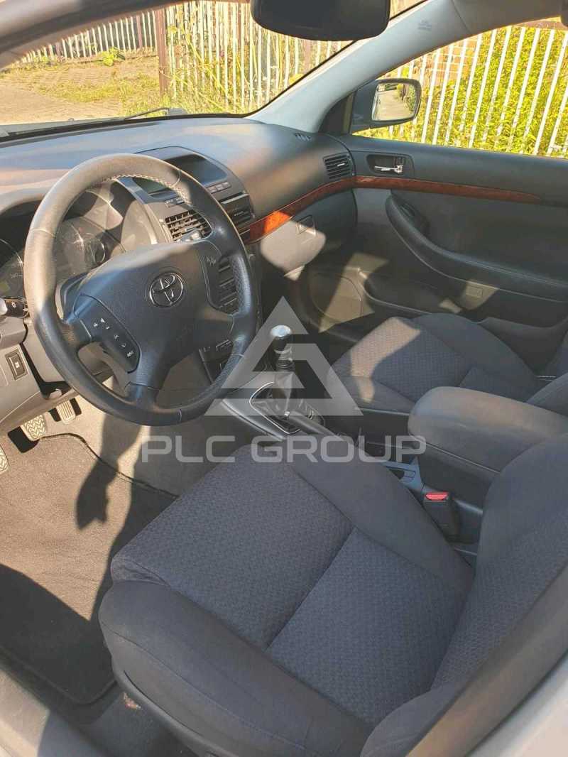 2004 Toyota Avensis