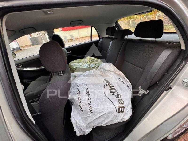 2004 Toyota COROLLA
