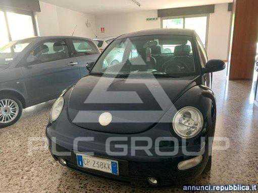 2004 Volkswagen BEETLE