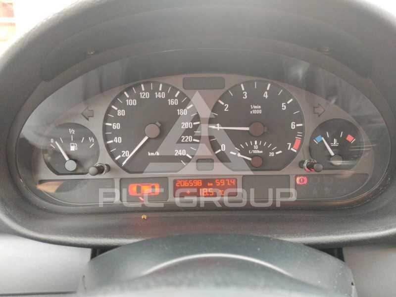 2005 BMW 330