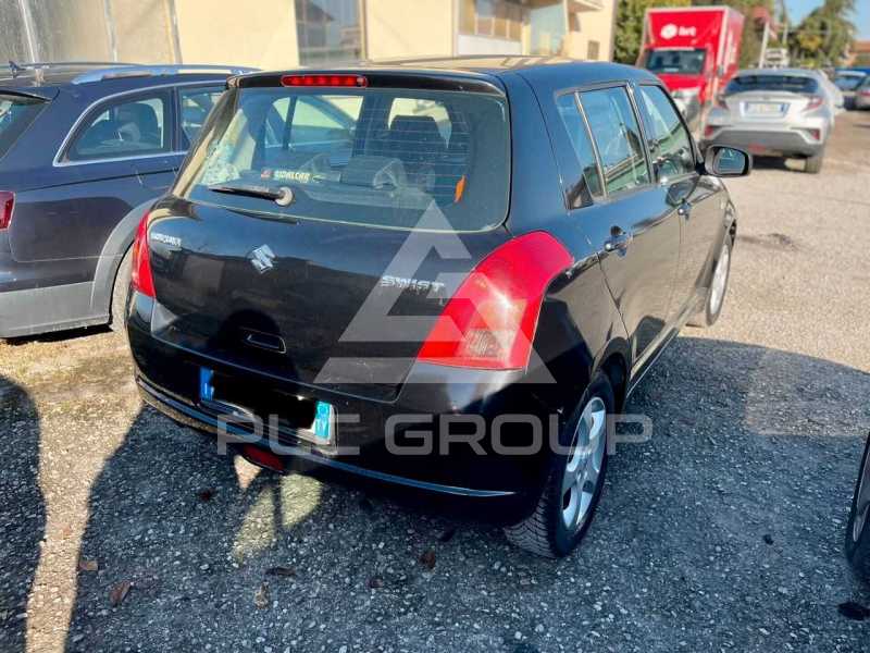 2005 Suzuki SWIFT