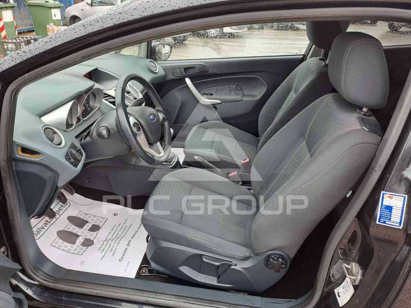 2010 Ford FIESTA