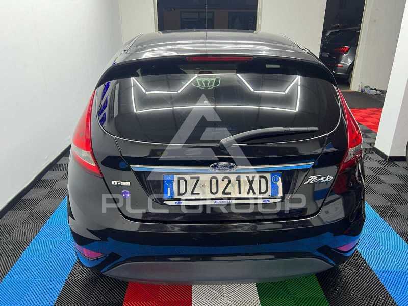 2010 Ford FIESTA