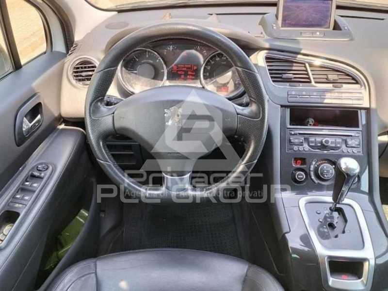 2011 Peugeot 5008
