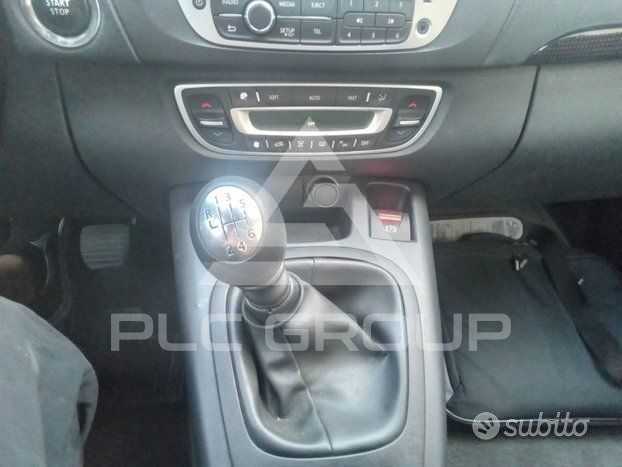 2012 Renault Scenic