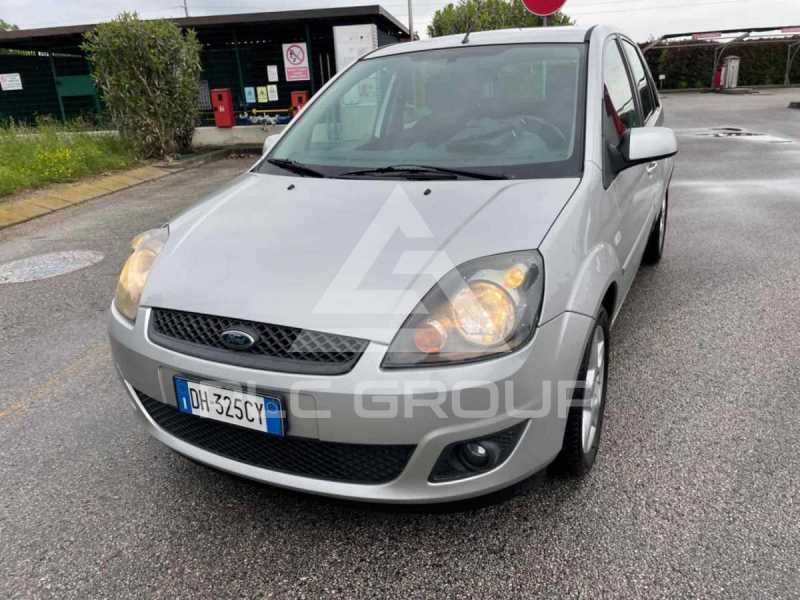 2013 Ford FIESTA