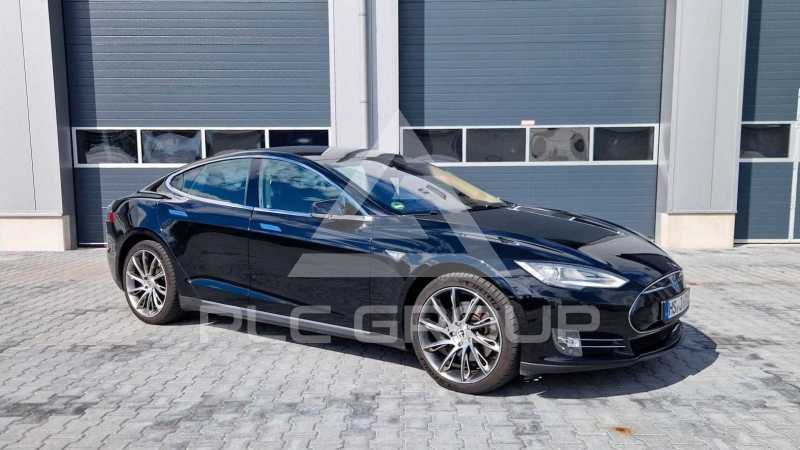 2015 Tesla Model S