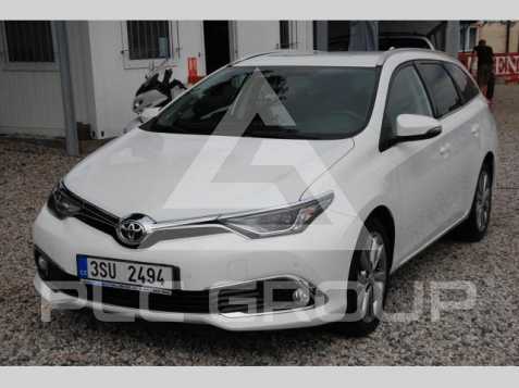 2015 Toyota AURIS