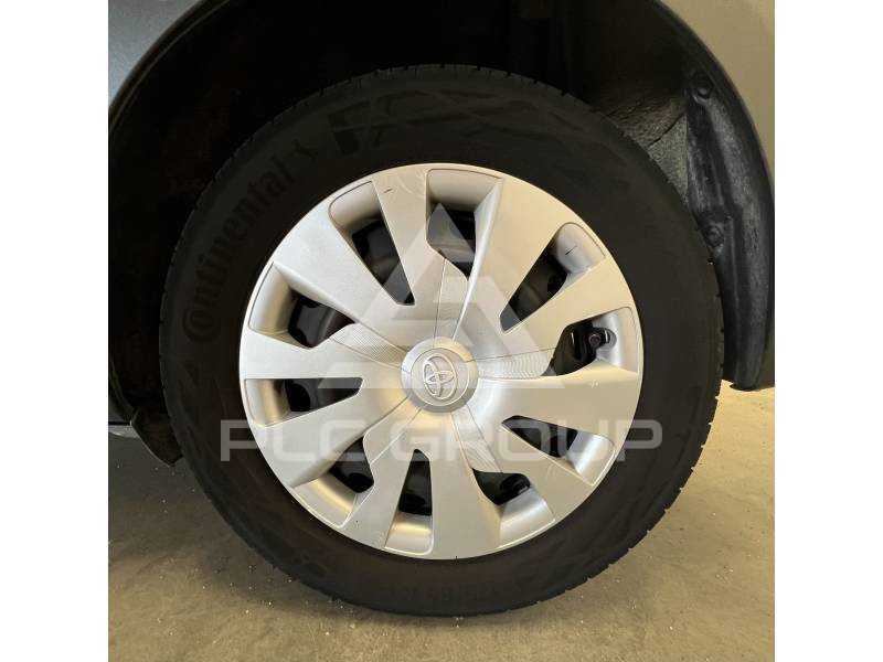 2015 Toyota YARIS