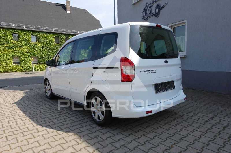 2015 Ford Tourneo