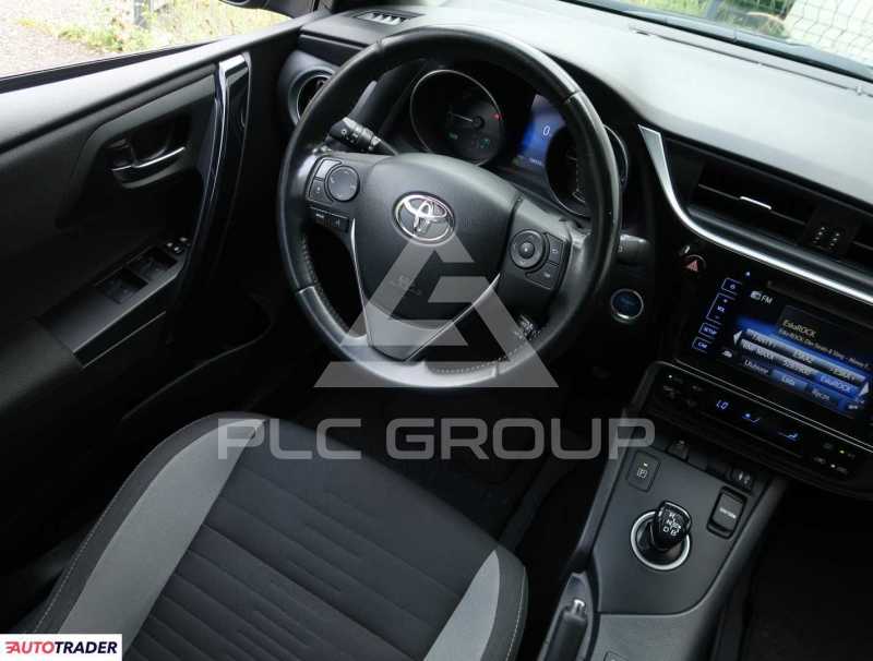 2016 Toyota AURIS