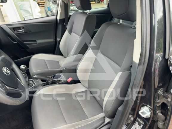 2016 Toyota AURIS