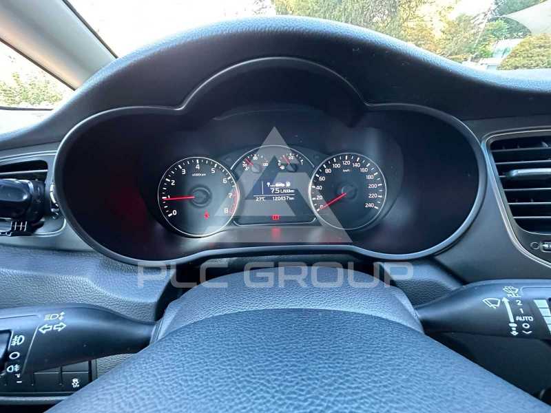 2016 KIA Carens