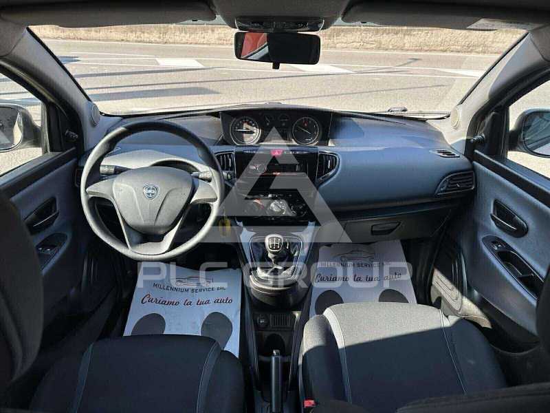 2017 Lancia YPSILON