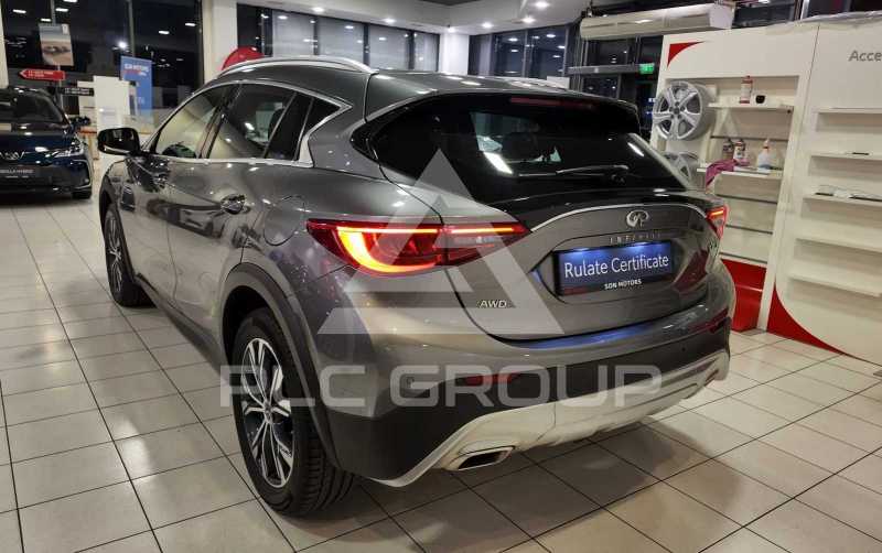 2017 Infinity Q30