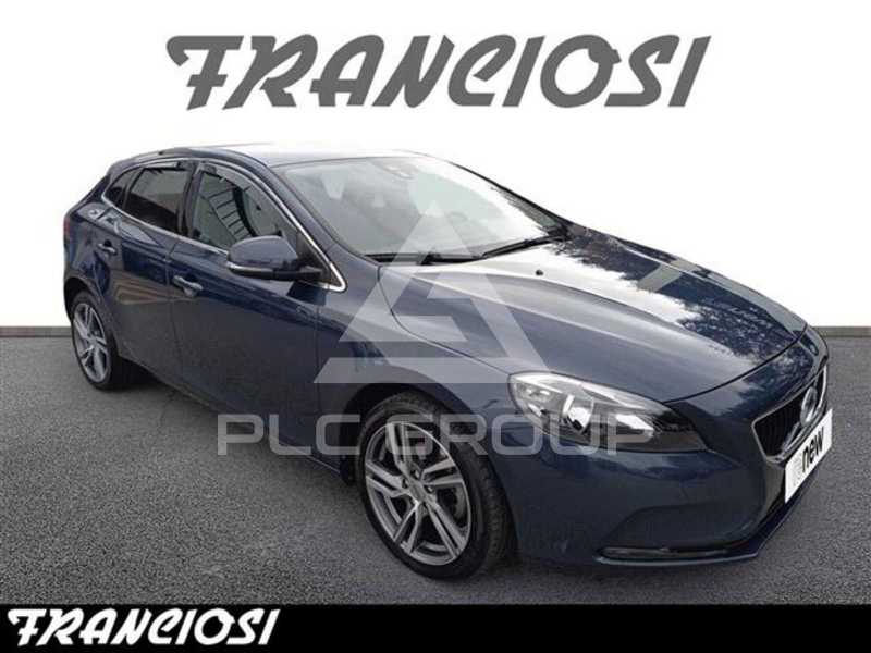 2017 Volvo V40