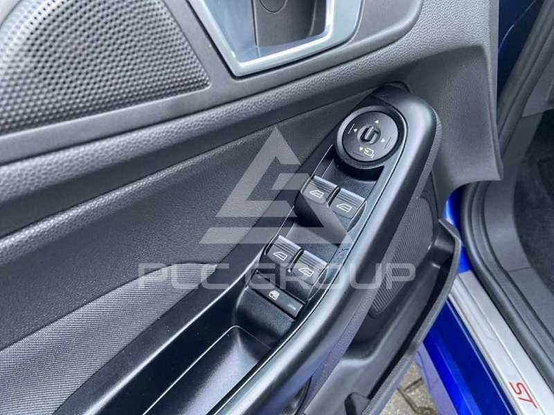 2017 Ford FIESTA
