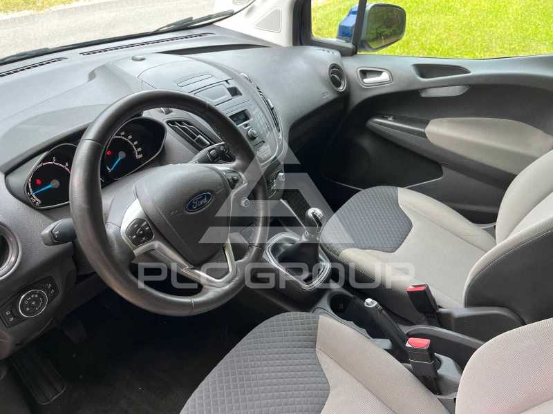 2017 Ford Tourneo
