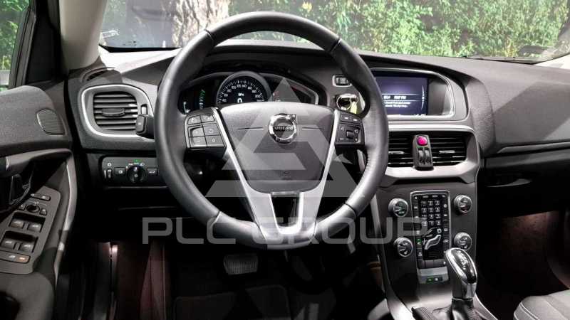 2018 Volvo V40