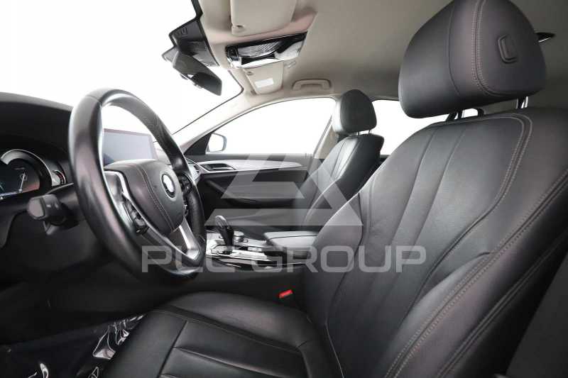 2019 BMW 523