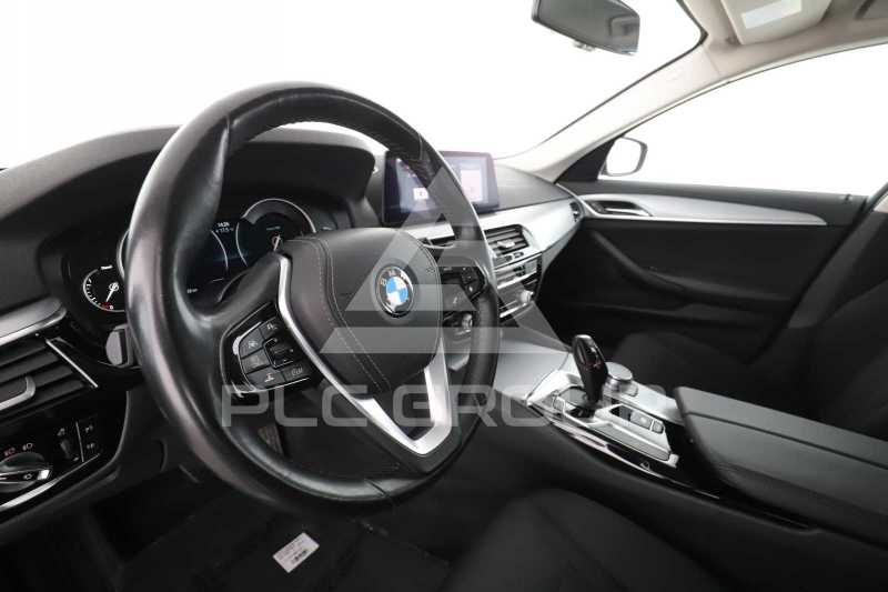 2019 BMW 523
