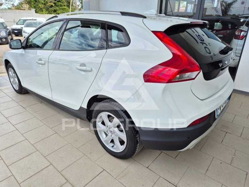 2019 Volvo V40