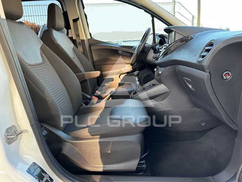 2020 Ford Tourneo