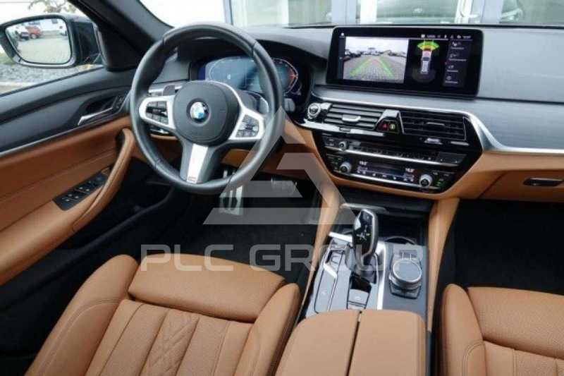 2021 BMW 523