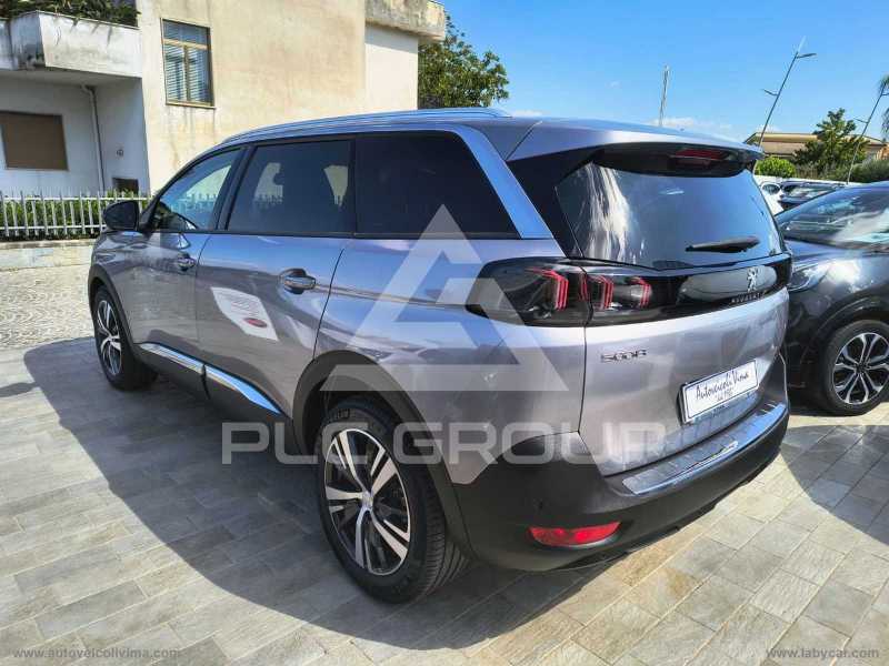 2021 Peugeot 5008