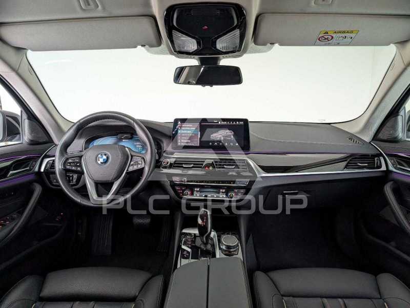 2022 BMW 523