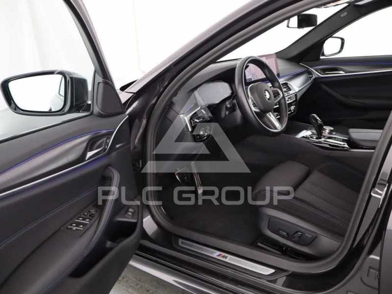 2022 BMW 523