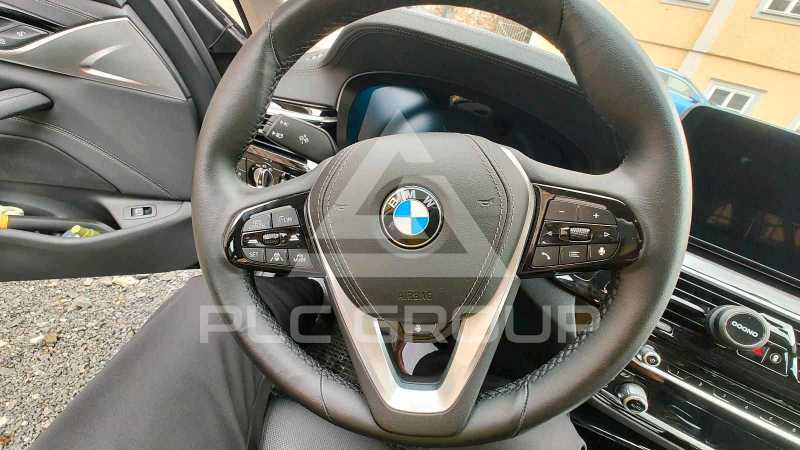2022 BMW 523