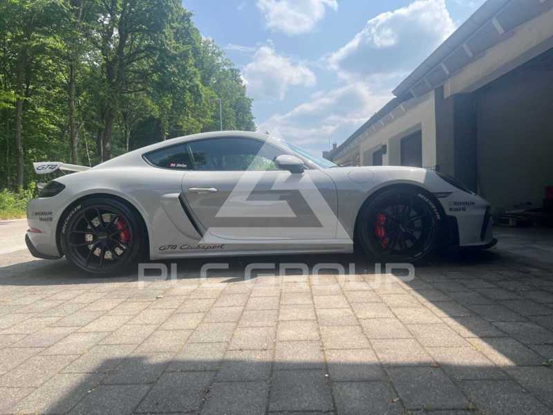 2022 Porsche Cayman