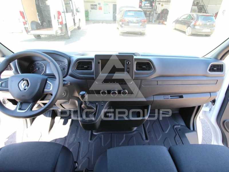 2022 Renault Master
