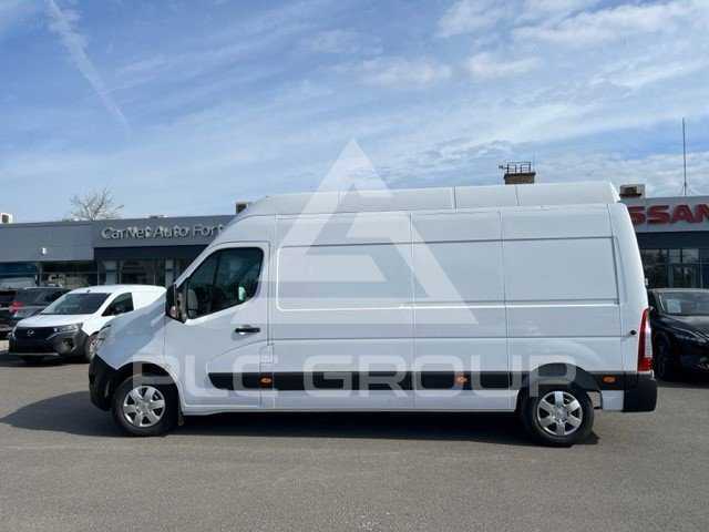 2023 Nissan Interstar