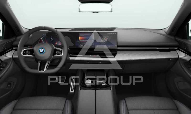 2024 BMW 523