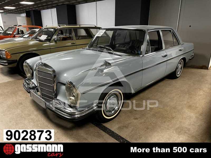 1966 Mercedes Benz 250