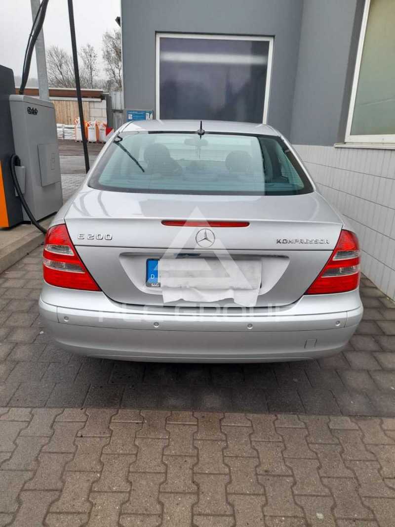 2005 Mercedes Benz E 200