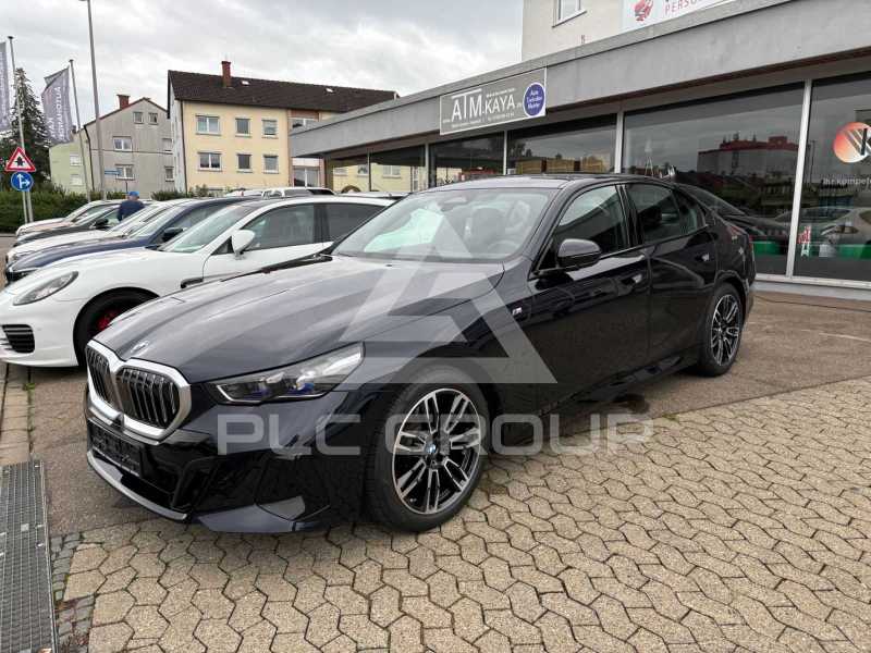 2023 BMW 520