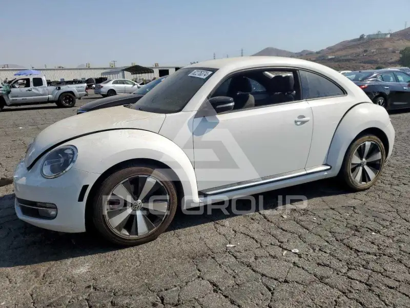 2012 Volkswagen BEETLE фото