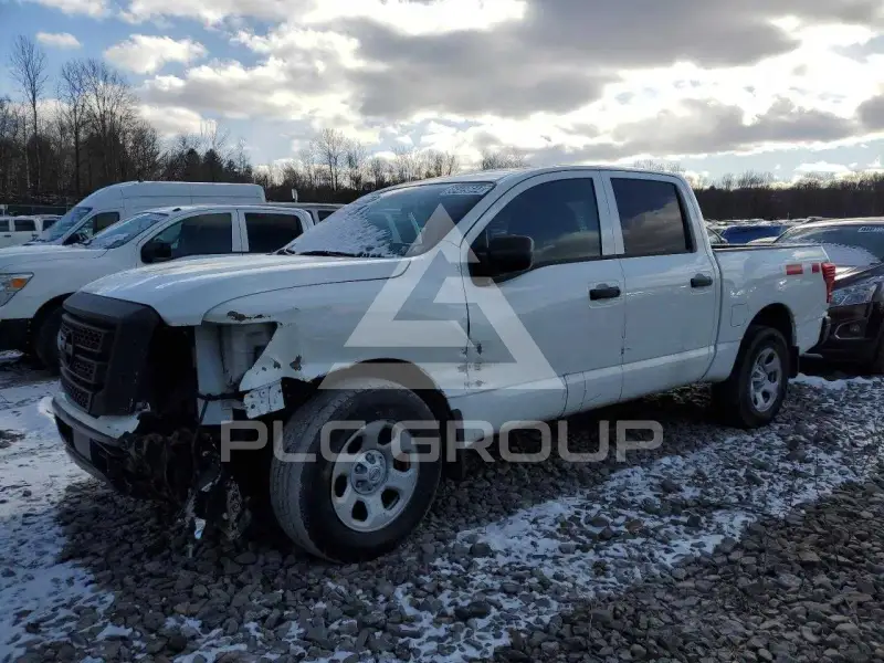 2022 Nissan TITAN фото