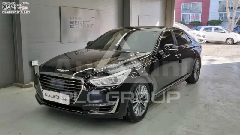 2017 Genesis EQ900