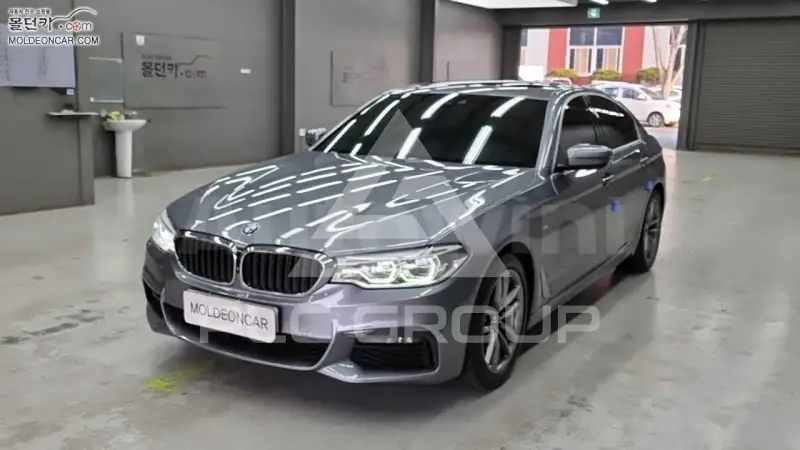 2019 BMW 523