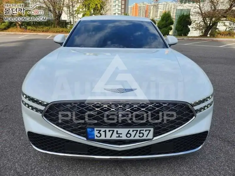2022 Genesis G90