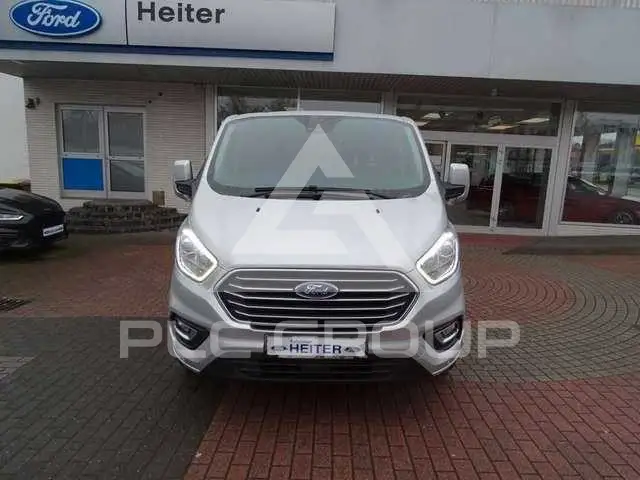 2021 Ford Tourneo