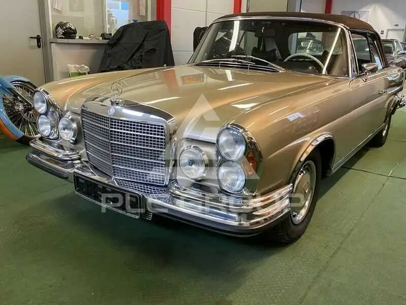 1970 Mercedes Benz 280