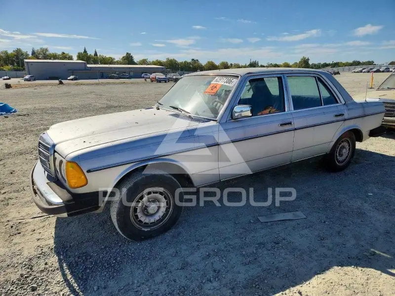 1982 Mercedes Benz E 300 photo