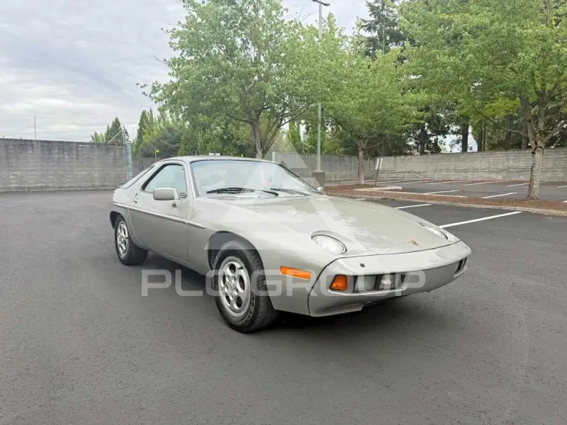 1982 Porsche 928 фото